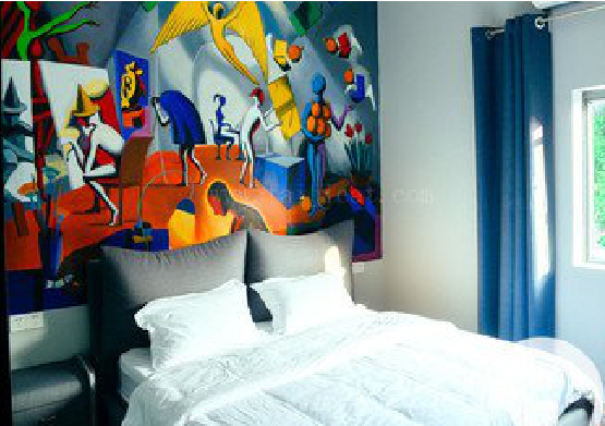 剑川对于酒店的墙体彩绘而言更注重哪些方面？